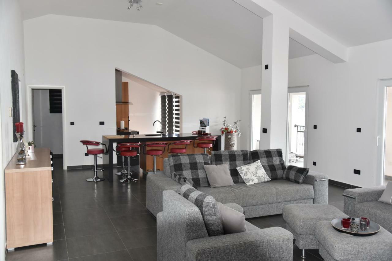 Villa Pina Appartment Chantos Tisno Extérieur photo